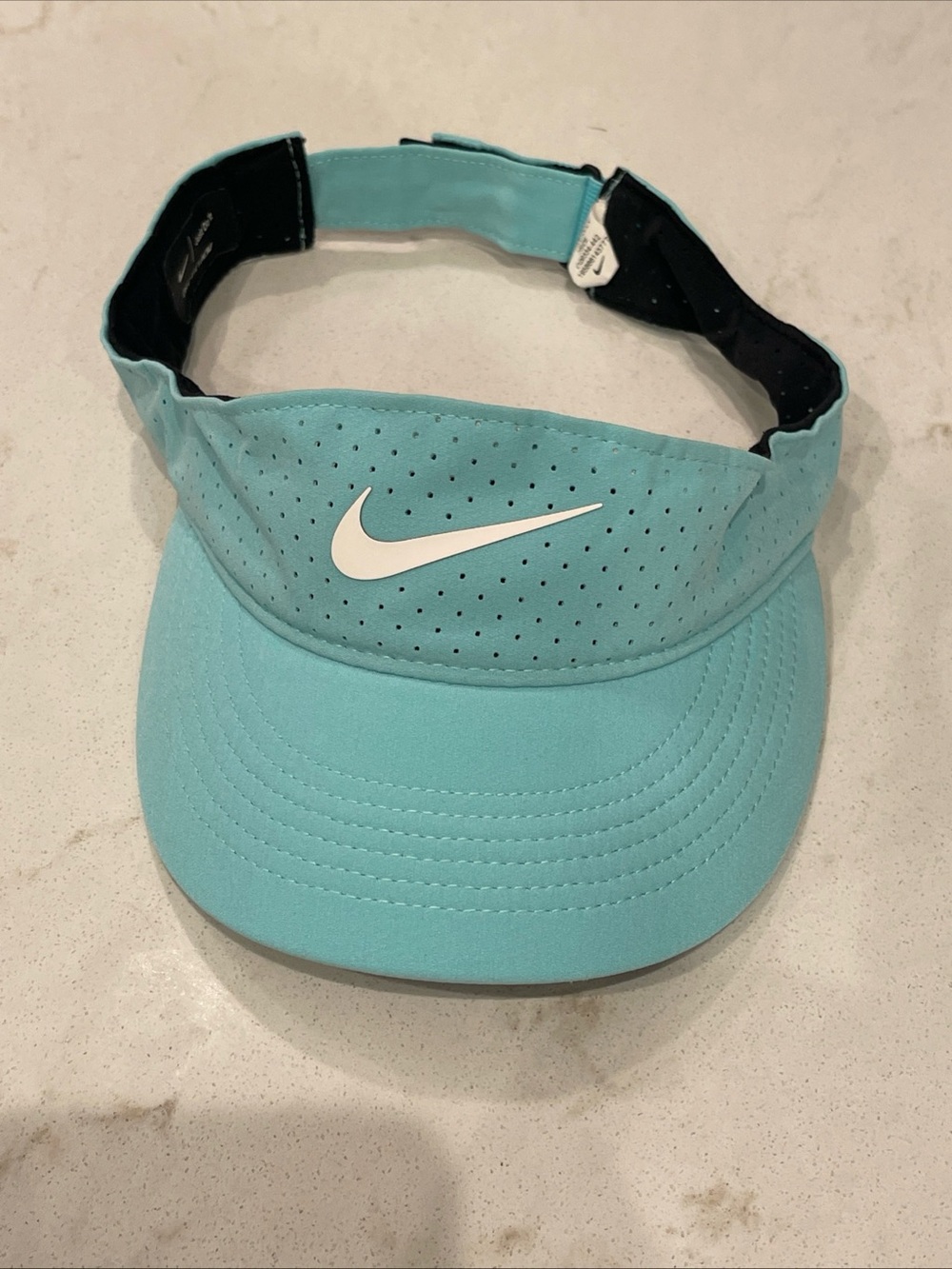 pre-owned Nike Court Advantage Visor